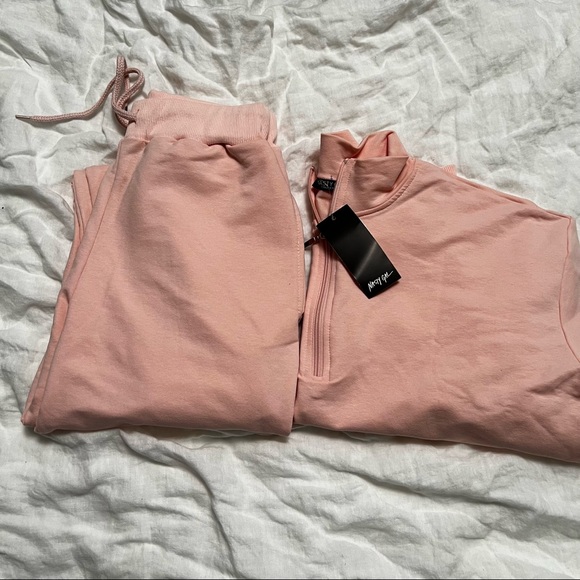 Nasty Gal cropped sweater and jogger set - Picture 2 of 6
